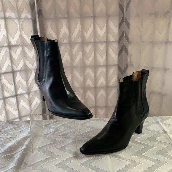 Michael Kors Chelsea Boots - Picture 1 of 6